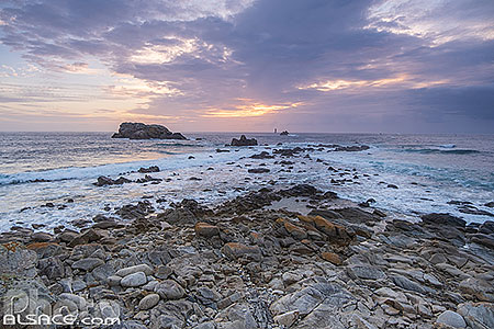 Photo : Phare du Four depuis la presqu'île Saint-Laurent, Porspoder, Finistère (29), Bretagne, France