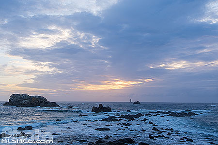 Photo : Phare du Four depuis la presqu'île Saint-Laurent, Porspoder, Finistère (29), Bretagne, France