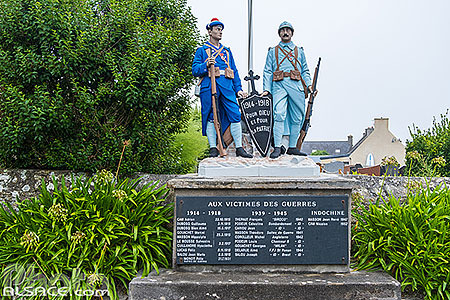 Photo : Monuments aux Morts de Molène, Ile de Molène, Finistère (29), Bretagne, France