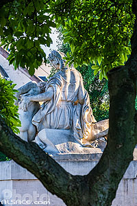 Photo : Monument aux morts, Place de la République, Strasbourg, Bas-Rhin (67), Alsace, France