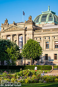Photo : Coupole de la Bibliothèque nationale et universitaire de Strasbourg (BNU), Place de la Republique, Strasbourg, Bas-Rhin (67), Alsace, France