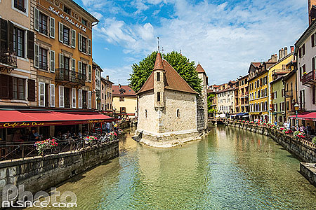 Photo : La canal du Thiou et le Palais de l'Isle, Annecy, Haute-Savoie (74), Rhône-Alpes, France