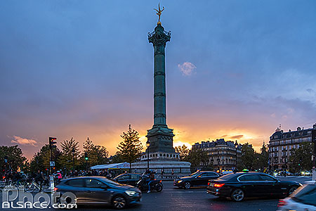 Photo : Place de la Bastille et la colonne de Juillet au crépuscule, Paris (75004)