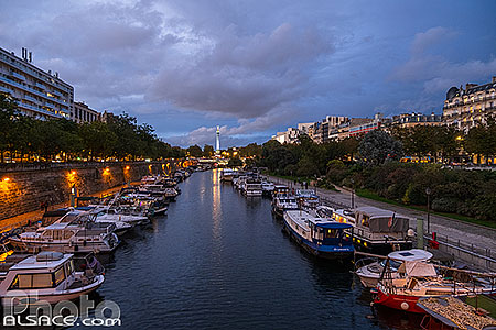 Photo : Bassin de l'Arsenal la nuit, Paris (75004), Ile-de-France, France