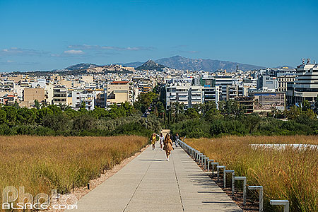 Photo : Vue sur Athènes depuis le Centre culturel de la Fondation Stavros Niarchos, Grèce, Attique, Grèce
