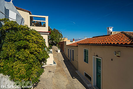 Photo : Ruelle dans le quartier de Plaka situé en contrebas de l?Acropole, Athènes, Grèce
