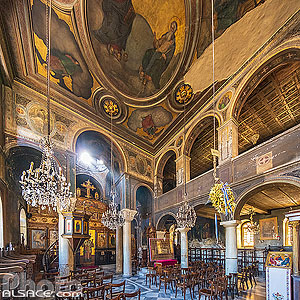 Photo : Eglise byzantine d'Agios Nikolaos Ragava dans le quartier de Plaka connue pour être la plus ancienne d'Athènes, Athènes, Grèce
