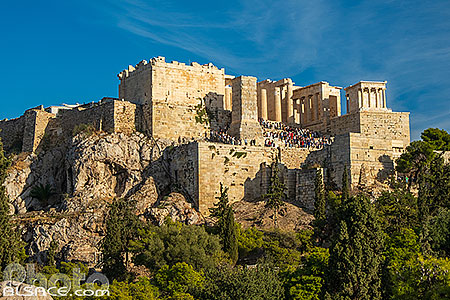 Photo : Les Propylées constituant l'entrée principale de l'acropole d'Athènes, Grèce