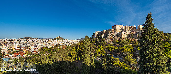 Photo : Vue sur la ville d'Athènes et les Propylées de l'acropole d'Athènes, Grèce, Attique, Grèce