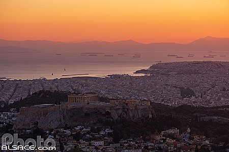 Photo : Athènes et l'Acropole au crépuscule vue depuis le Mont Lycabette, Grèce, Attique, Grèce