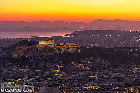 Photo : Athènes et l'Acropole au crépuscule vue depuis le Mont Lycabette, Grèce