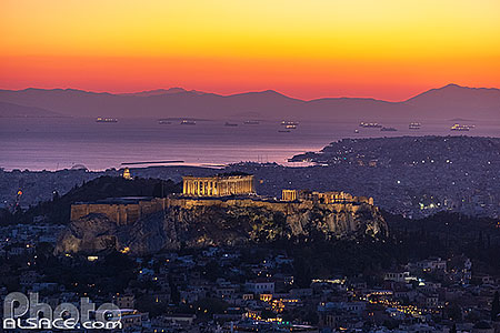 Photo : Athènes et l'Acropole au crépuscule vue depuis le Mont Lycabette, Grèce