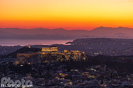 Photo : Athènes et l'Acropole au crépuscule vue depuis le Mont Lycabette, Grèce, Attique, Grèce