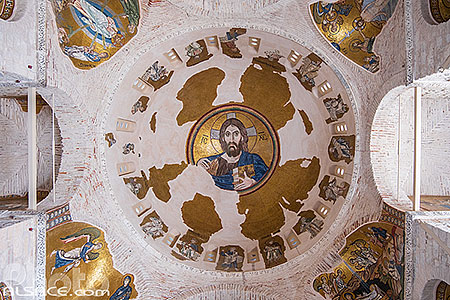 Photo : Le Christ Pantocrator dans l?abside du monastère de Daphni (ou Dafni ), il est inscrit au patrimoine mondial de l'UNESCO, Chaïdari , Grèce, Attique, Grèce