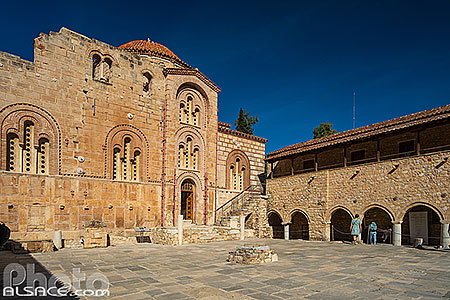 Photo : Monastère de Daphni (ou Dafni ) est un monastère byzantin du XIe siècle, il est inscrit au patrimoine mondial de l'UNESCO, Chaïdari , Grèce