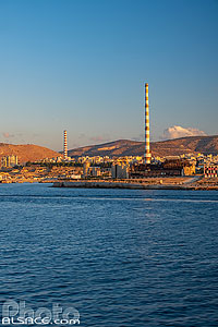 Photo : Sortie du port du Pirée, Athènes, Grèce