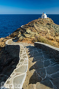 Photo : Eglise des S?pt ?art?rs (?pta ?artyr?s) située à K?str? église la plus ?mblématique d? l?île de Sifnos, Archipel des Cyclades, Grèce