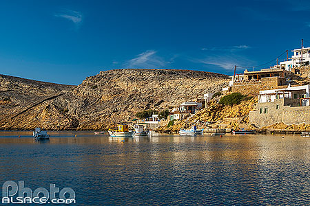 Photo : Village de pêcheurs de Cheronissos sur l'île de Sifnos, Archipel des Cyclades, Grèce, Égée-Méridionale, Grèce