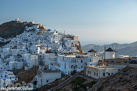 Photo : Village de Chora (ou Sérifos) sur l'île de Sérifos, Archipel des Cyclades, Grèce
