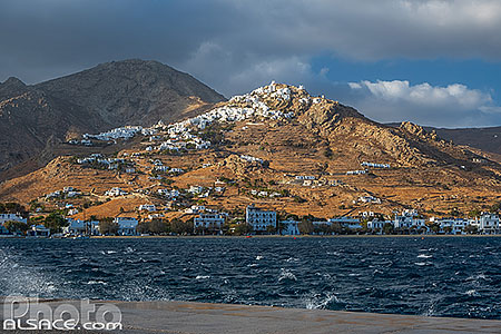 Photo : Sérifos et le village perché de Chora, Archipel des Cyclades, Grèce, Égée-Méridionale, Grèce